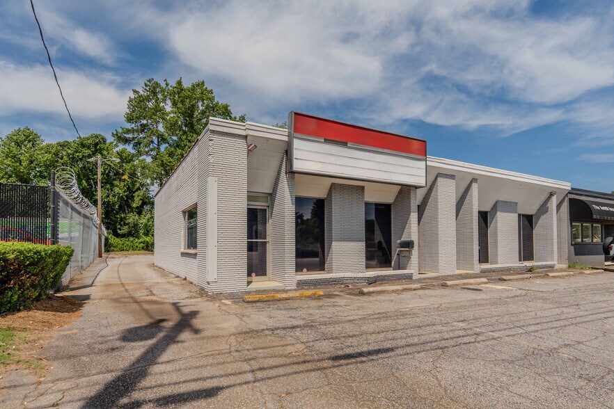 More Photos Of 215 N Pleasantburg Dr, Greenville Office For Sale