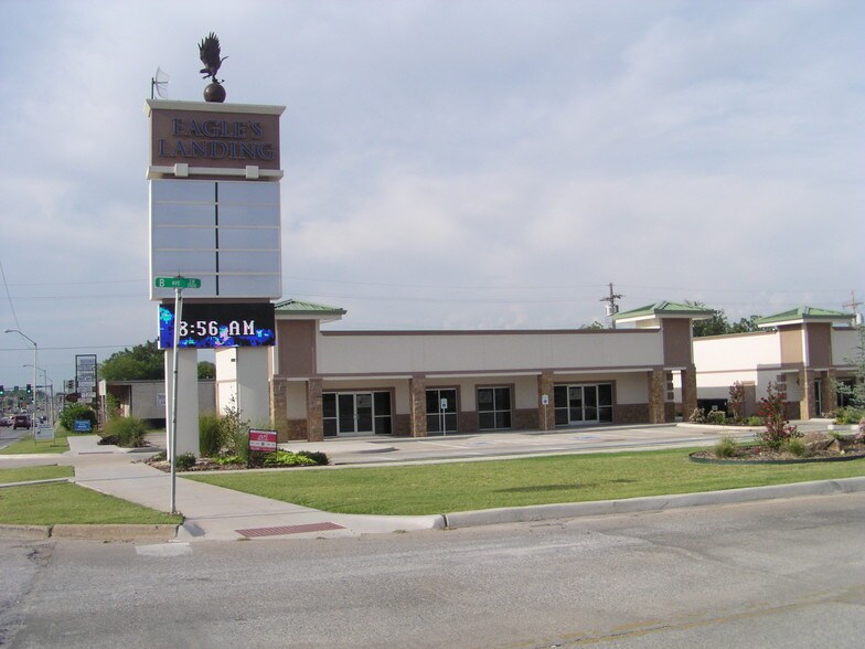 More Photos Of 1106-1108 SW B Ave, Lawton Storefront Retail Office For Lease