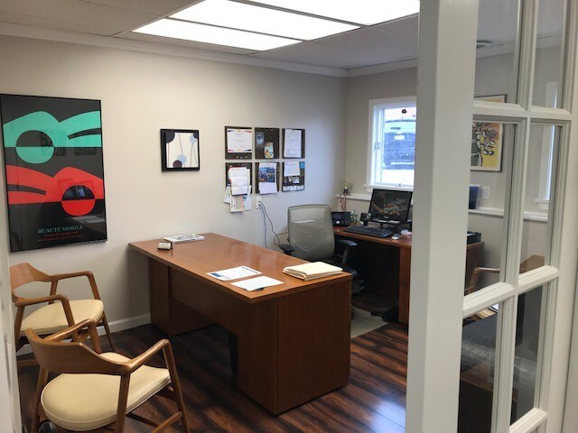 More Photos Of 2425 Clover St, Rochester Office For Lease