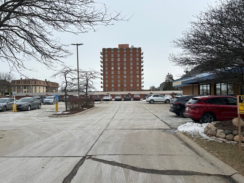 More Photos Of 3323 Biddle Ave, Wyandotte Office For Sale