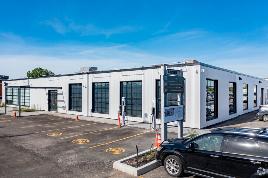 More Photos Of 14 Vansco Rd, Toronto Manufacturing For Lease