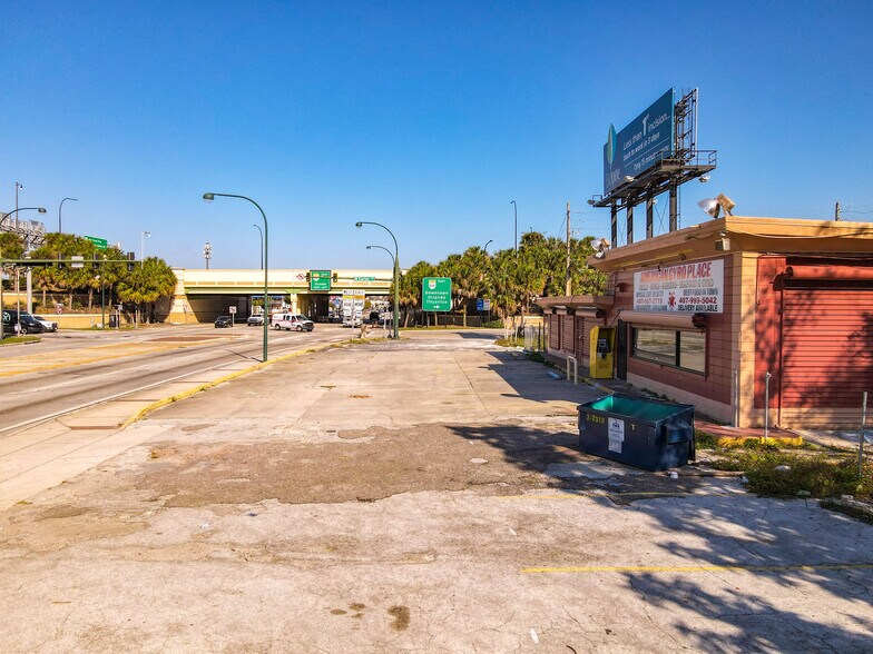 More Photos Of 707 S Orange Blossom Trl, Orlando Storefront For Sale