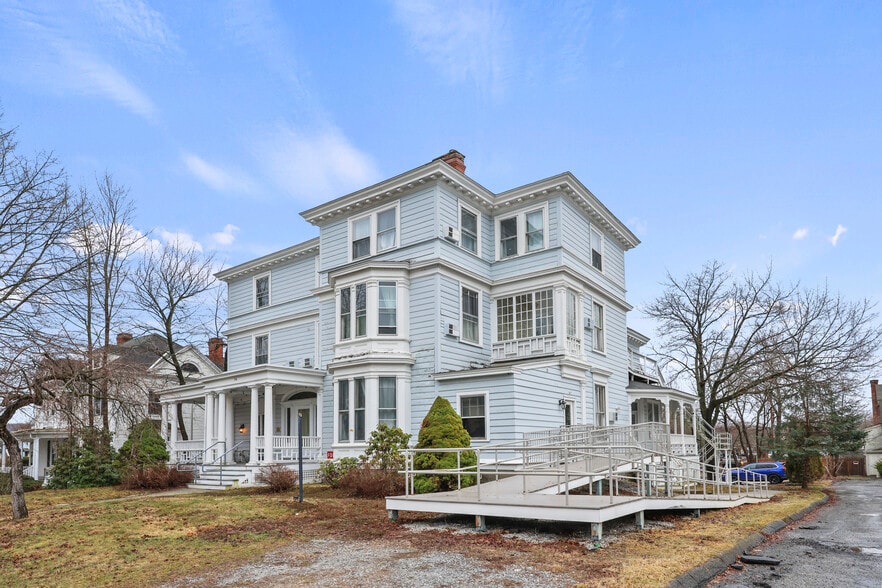 More Photos Of 74 Wendell Ave, Pittsfield Hotel For Sale