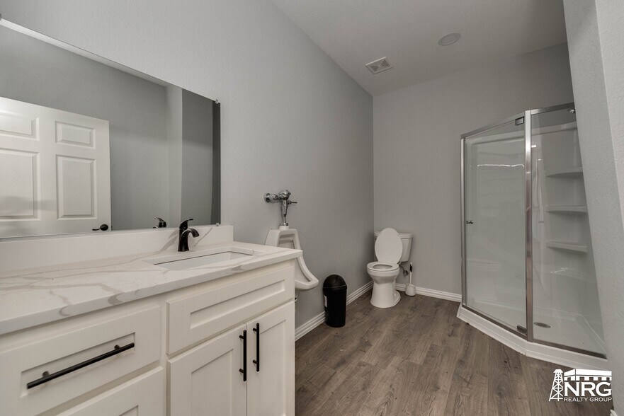 More Photos Of 5450 N FM 866, Odessa Warehouse For Sale