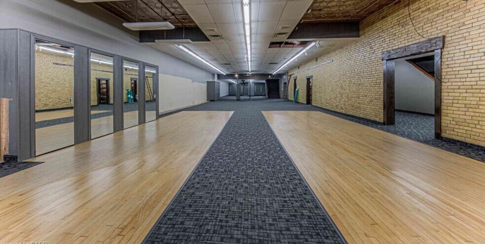 More Photos Of 95 Peel St, Wilmot Department Store For Sale
