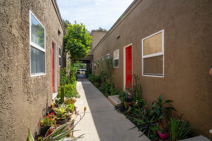 More Photos Of 1111 Pine Ave, Long Beach Apartments For Sale
