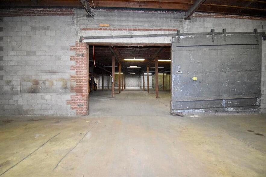 More Photos Of 205 Bellvue St, Jackson Warehouse For Lease