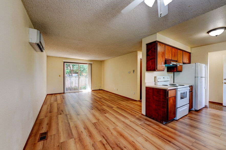 More Photos Of 1397-1407 SE 130th Ave, Portland Apartments For Sale