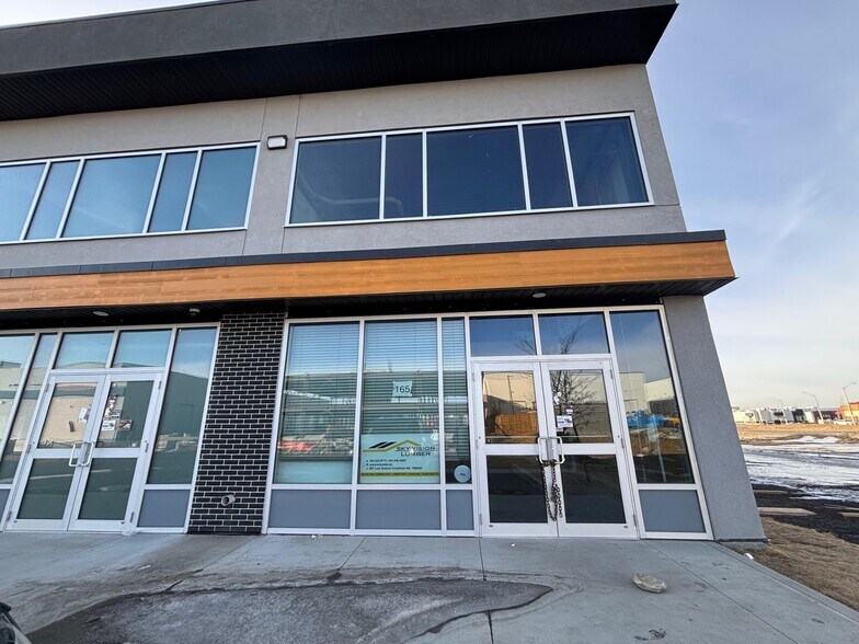 More Photos Of 4070 108 Av NE, Calgary Service For Sale