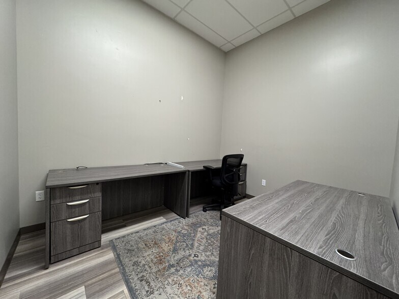 More Photos Of 13331 W Indian School Rd, Litchfield Park General Retail For Lease