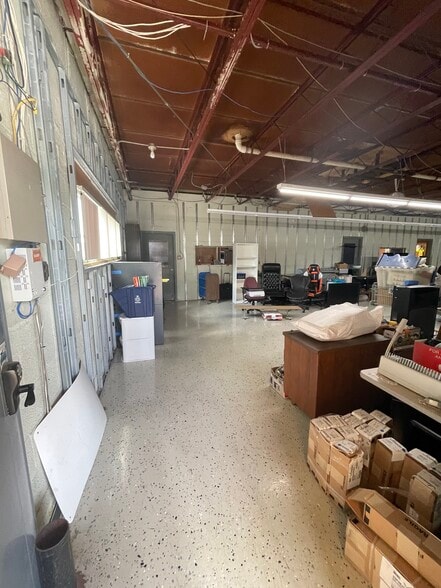 More Photos Of 3815 Bunker Hill Rd, Brentwood Warehouse For Sale