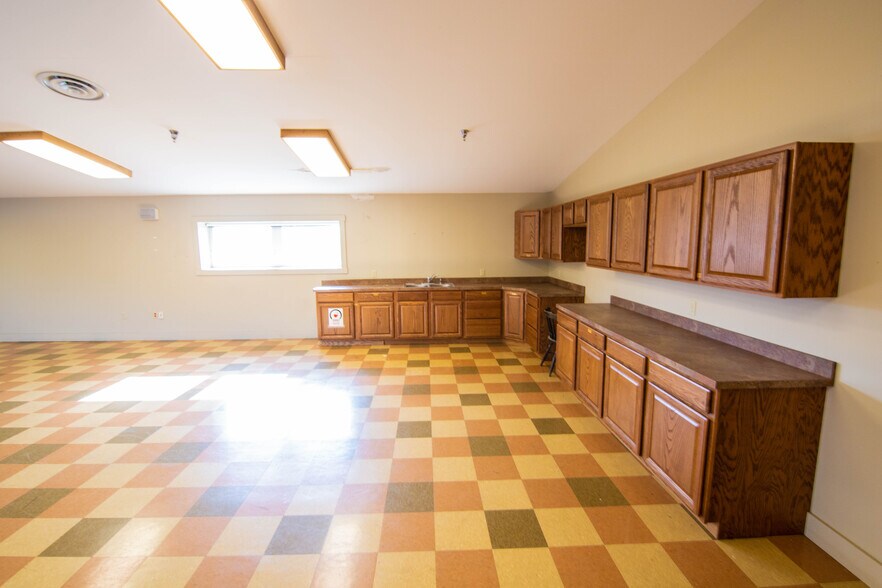 More Photos Of 700 Hepburn St, Milton Showroom For Lease