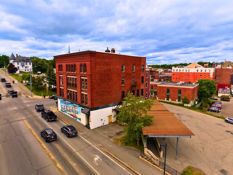 More Photos Of 158 Main St, Bangor Apartments For Sale