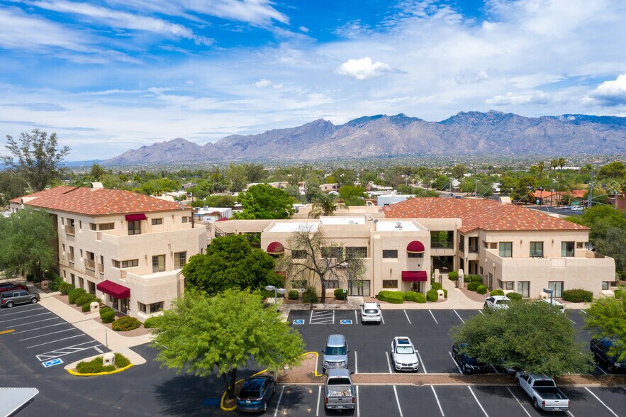 More Photos Of 1661 N Swan Rd, Tucson Office For Lease