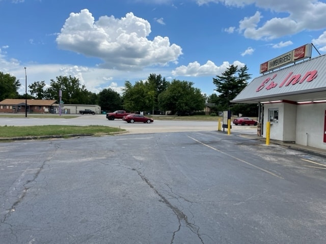 More Photos Of 253 US Hwy 60, Republic Fast Food For Sale