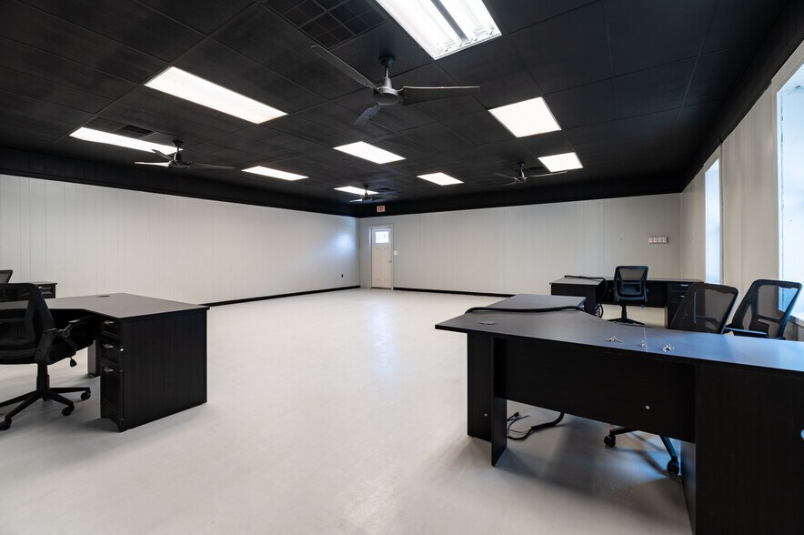 More Photos Of 13957 Mt Pleasant Rd, Jacksonville Office For Sale