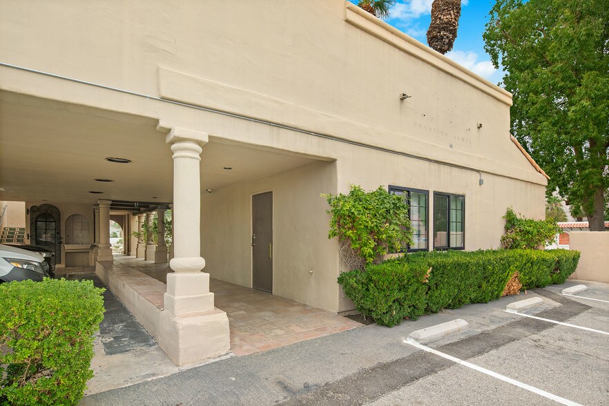 More Photos Of 51370 Avenida Bermudas, La Quinta Office Residential For Sale