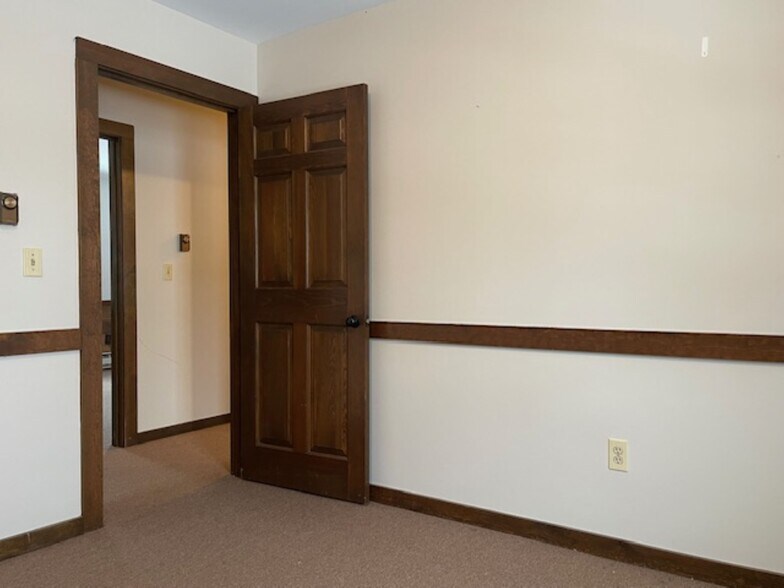 More Photos Of 1160 Putnam Pike, Chepachet Office For Lease