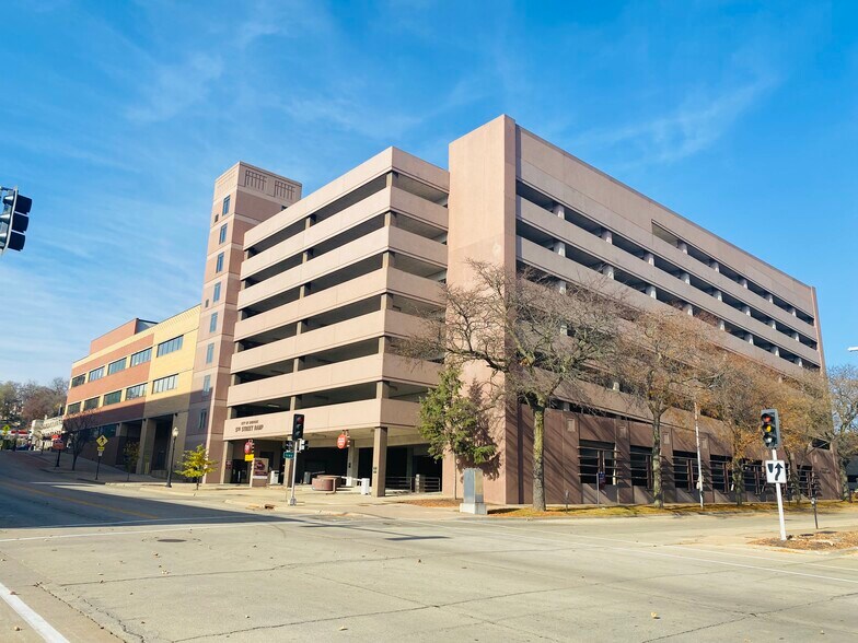 More Photos Of 500 Main St, Dubuque Office For Sale