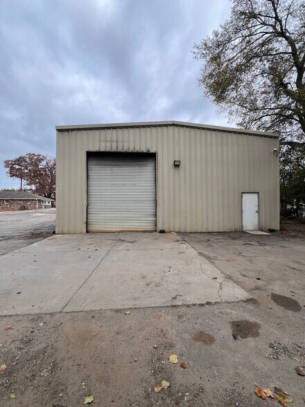 More Photos Of 526-530 Lyle Cir, Lawrenceville Light Manufacturing For Sale