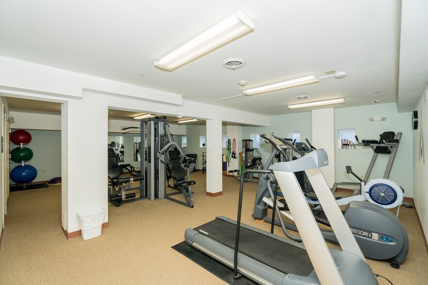 More Photos Of 120 West Ave, Saratoga Springs Office For Sale