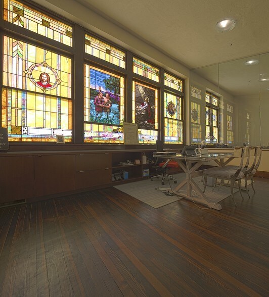 More Photos Of 300 N Walnut Ave, Oklahoma City Office For Sale