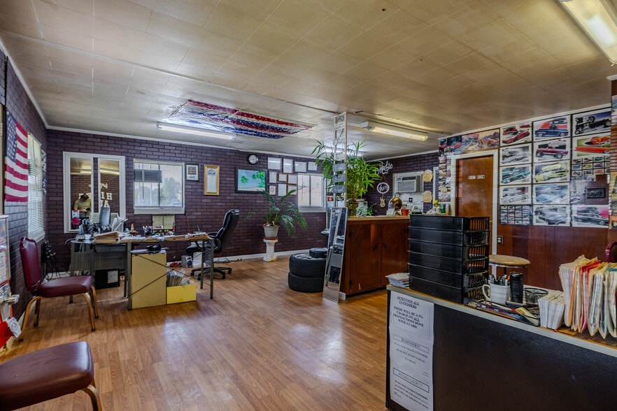 More Photos Of 36 W Butler St NW, Rome Specialty For Sale