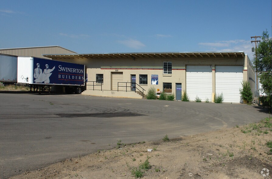 Primary Photo Of 5315 Vasquez Blvd, Commerce City Manufacturing For Lease