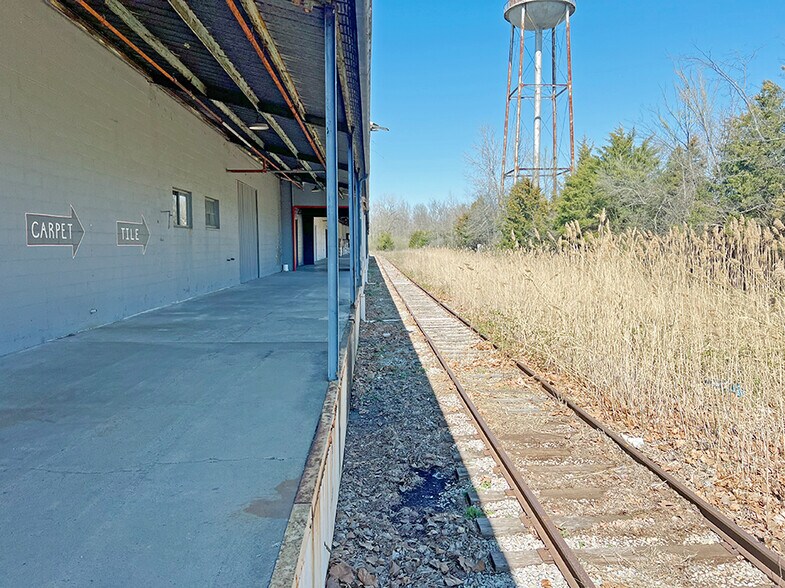 More Photos Of 2405 W Herrin St, Herrin Warehouse For Lease