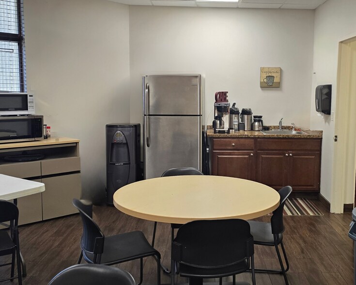 More Photos Of 3511 NE 22nd Ave, Fort Lauderdale Office For Lease