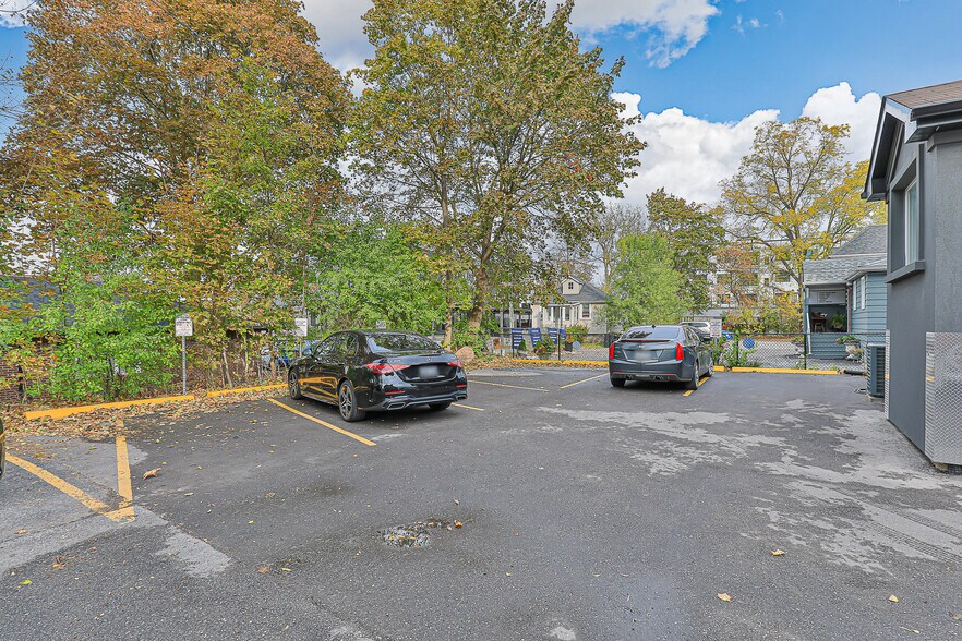 More Photos Of 72 Prospect St, Newmarket Office For Sale