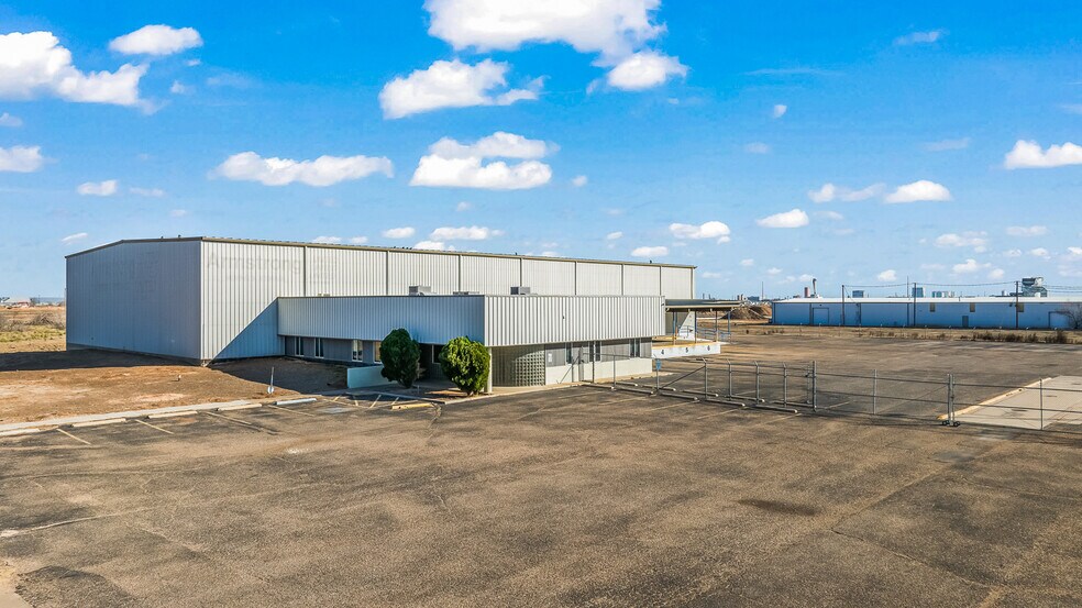 More Photos Of 2307 N Tx-289-loop, Lubbock Truck Terminal For Sale