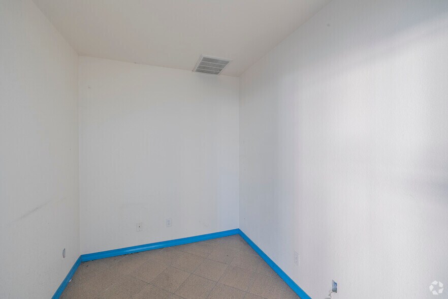 More Photos Of 380 Washington St, Oakland Unknown For Lease