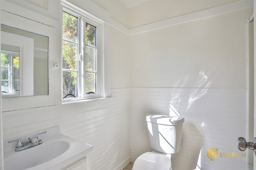 More Photos Of 2867-2873 Edgehill Dr, Los Angeles Apartments For Sale