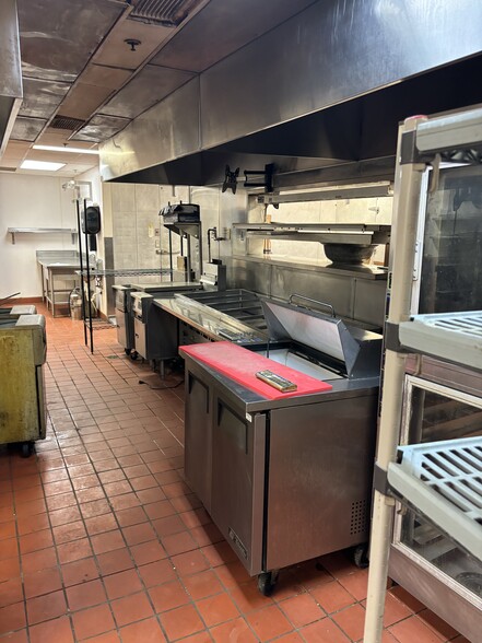 More Photos Of 310 Court Ave, Des Moines Restaurant For Sale