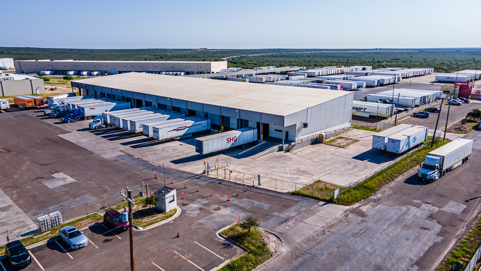 Primary Photo Of 13806 N Unitec Dr, Laredo Warehouse For Lease