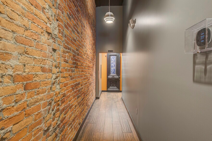 More Photos Of 620 S Calhoun St, Fort Wayne General Retail For Sale