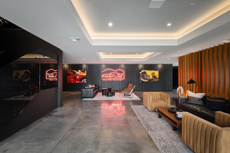 More Photos Of 3080 Airway Ave, Costa Mesa Showroom For Sale