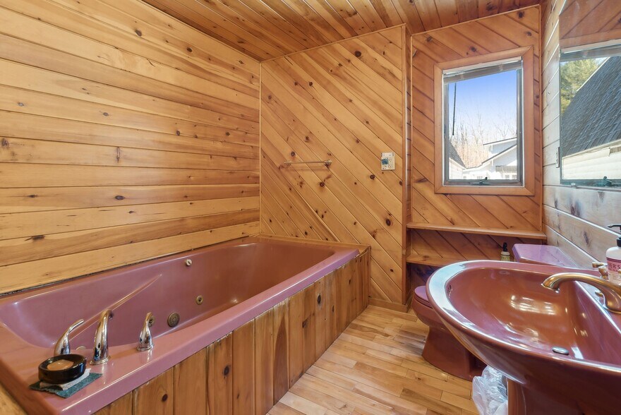 More Photos Of 287 E Main St, Dover-Foxcroft Medical For Sale