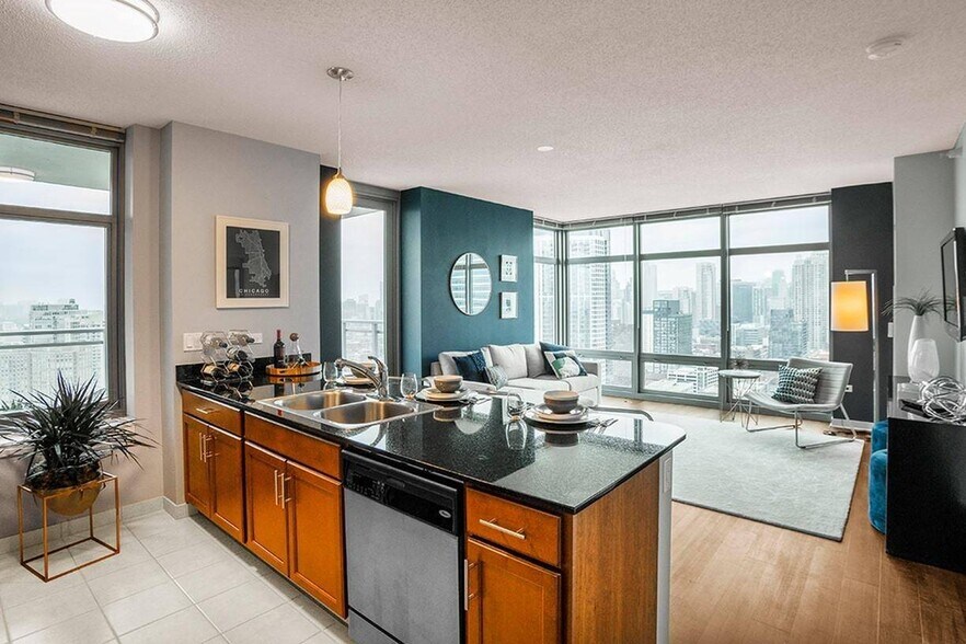 More Photos Of 555 W Kinzie St, Chicago Multifamily For Sale