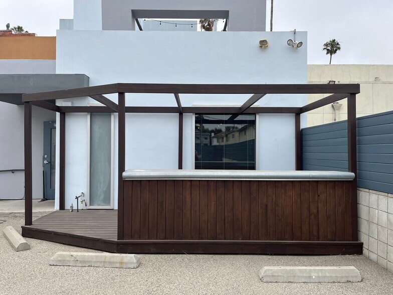 More Photos Of 2917 Santa Monica Blvd, Santa Monica Loft Creative Space For Lease