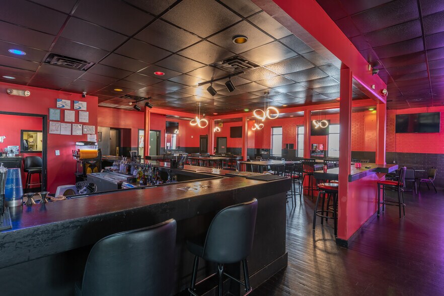 More Photos Of 3571/3585 McGehee Rd, Montgomery Restaurant For Sale