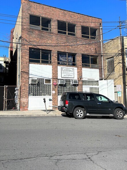 More Photos Of 9-11 Elm Ave, Mount Vernon Service For Sale