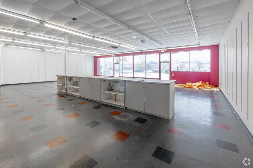 More Photos Of 1131 W Alexis Rd, Toledo Freestanding For Sale