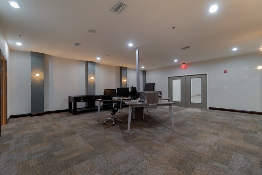 More Photos Of 679 NW Enterprise Dr, Port Saint Lucie Light Distribution For Sale