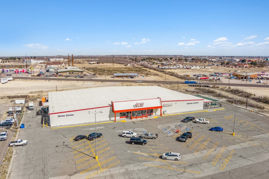 More Photos Of 2100 W Dickinson Blvd, Fort Stockton Freestanding For Sale