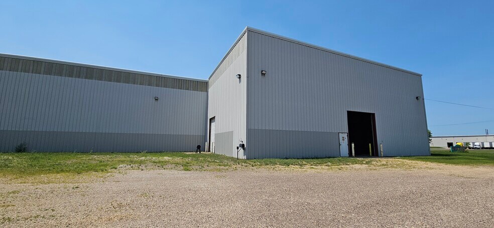 More Photos Of 5414 Packer Dr, Menomonie Manufacturing For Sale