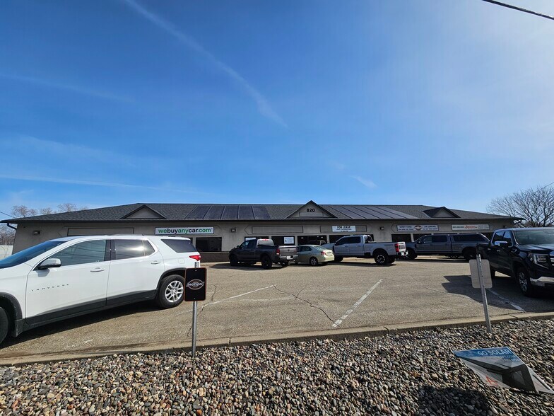 More Photos Of 820 N Concord St, South Saint Paul Light Distribution For Lease