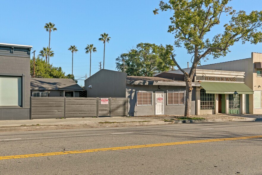 More Photos Of 5520-5522 Cahuenga Blvd, North Hollywood Freestanding For Sale