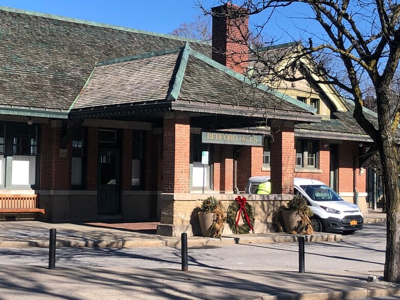 More Photos Of 14 Main St, Bedford Hills Storefront Retail Office For Lease